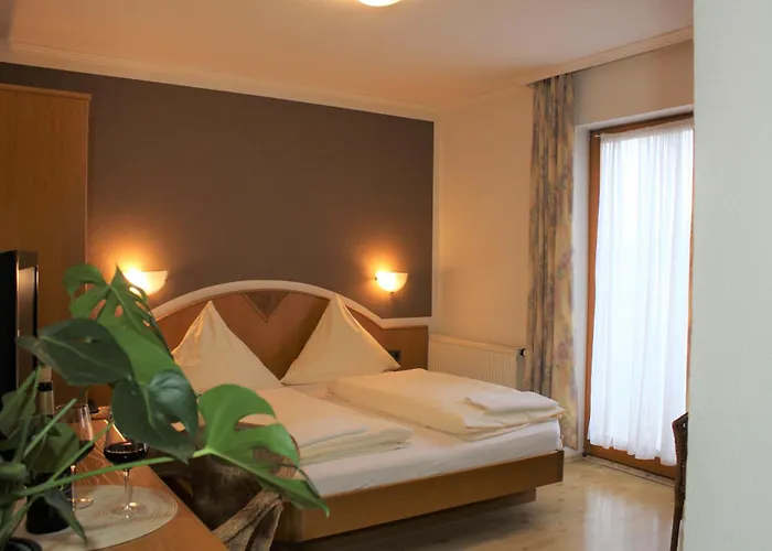 Winzerhotel Kinges-kessel ホテル