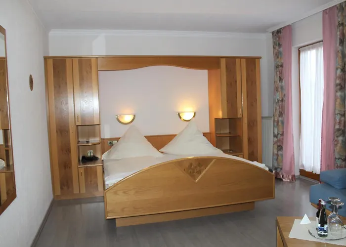 Winzerhotel Kinges-kessel 3* Mörstadt